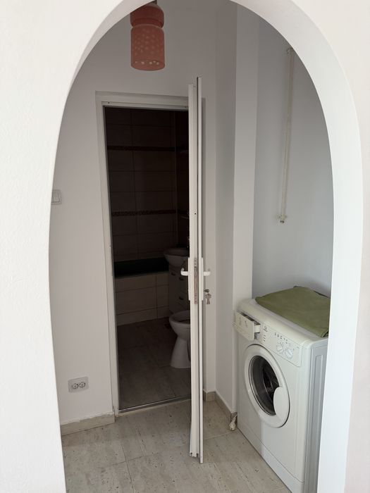 Inchiriez apartament 2 camere zona parc IOR