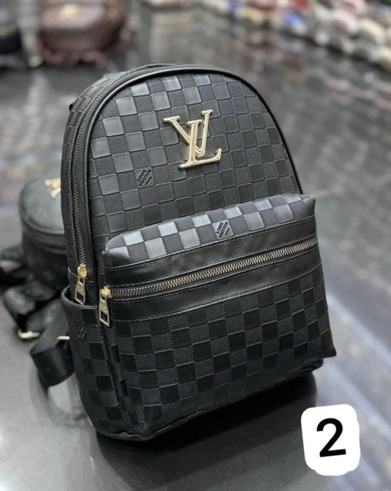 Gentuțe și rucsacuri