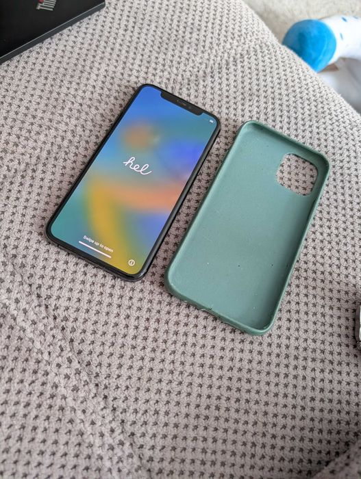 iPhone 11, батерия 87%