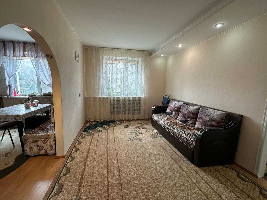 Продам 3-х комнатную квартиру в 8 микрорайоне