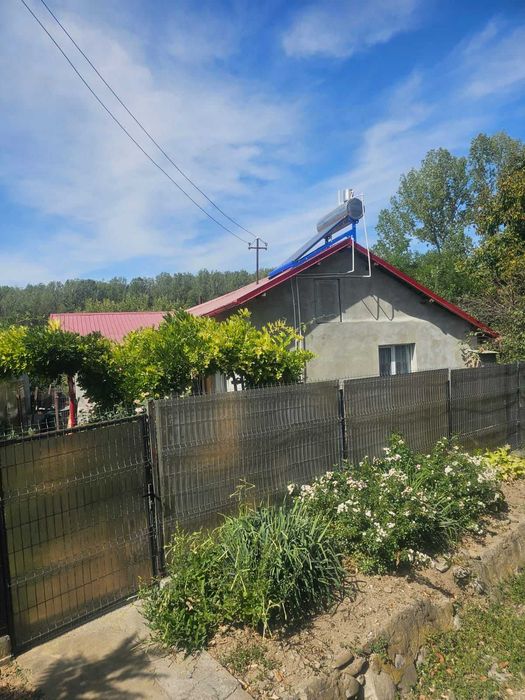 Vand sau schimb Casa si Teren