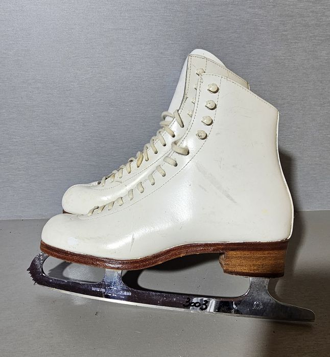 Patine 3003 gheata    patinaj artistic  Riedell  marime 40   (26    cm lungime interioara).