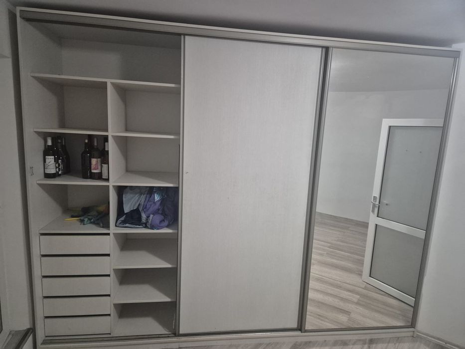 Vând Dressing stare foarte buna!