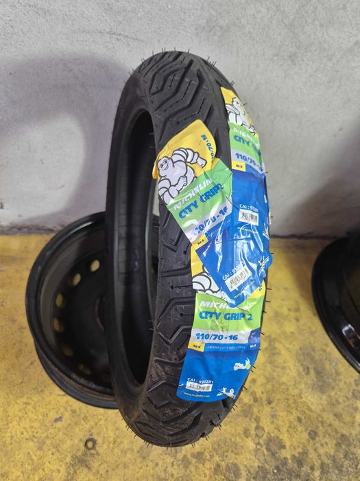 1 Anvelopa MOTO Scuter - 110/70/16 - Michelin City Grip 2 - NOUA - DOT 2023 !