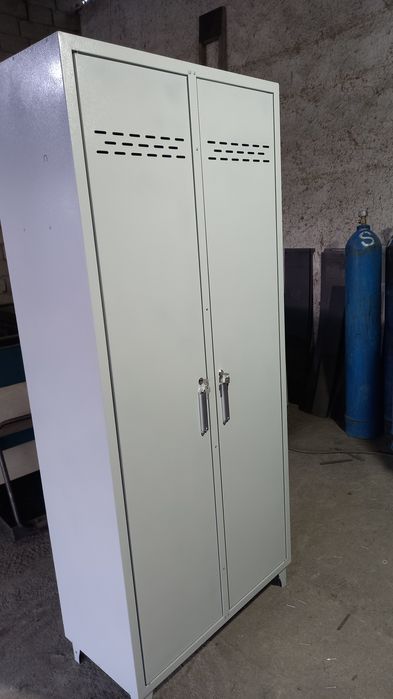 Металлические шкафы