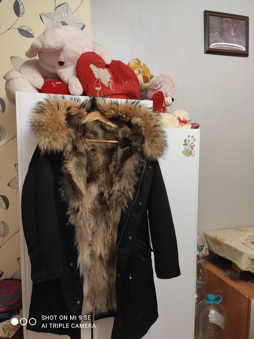 Черна парка с естествен косъмм