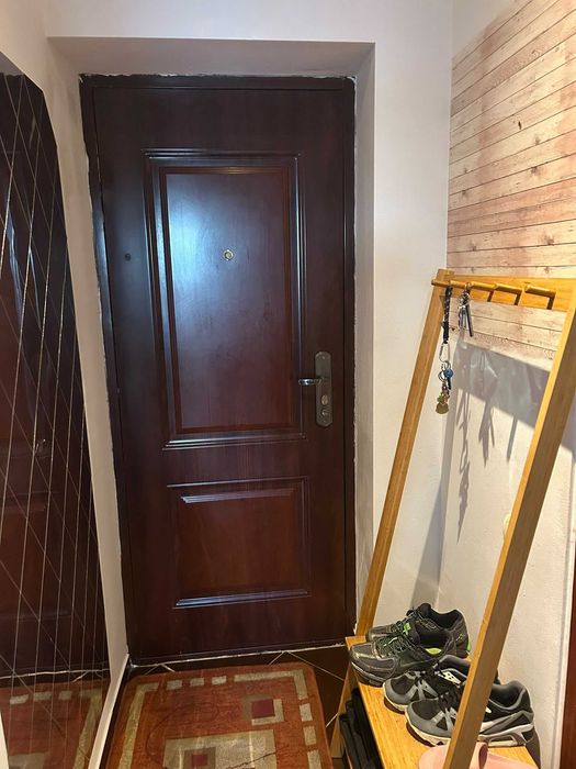 Inchiriez apartament cu 1 camera urgent