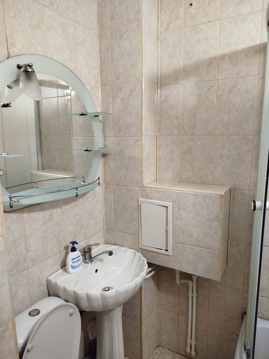 Apartament o camere de închiriat