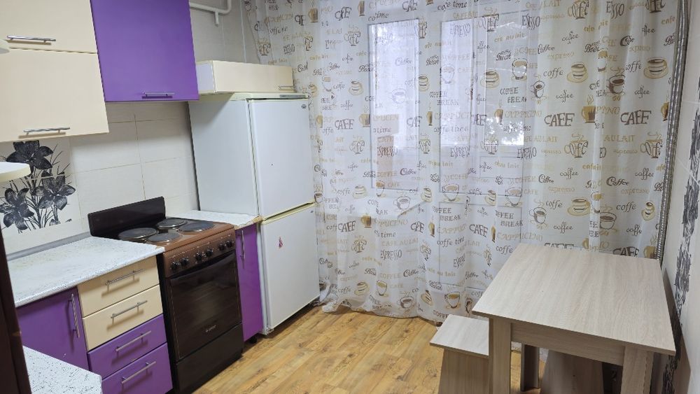 Продам 2-х комнатную на 4 районе