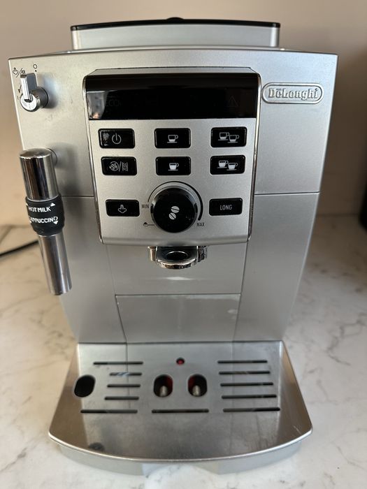 Automat cofea Delonghi Magnifica