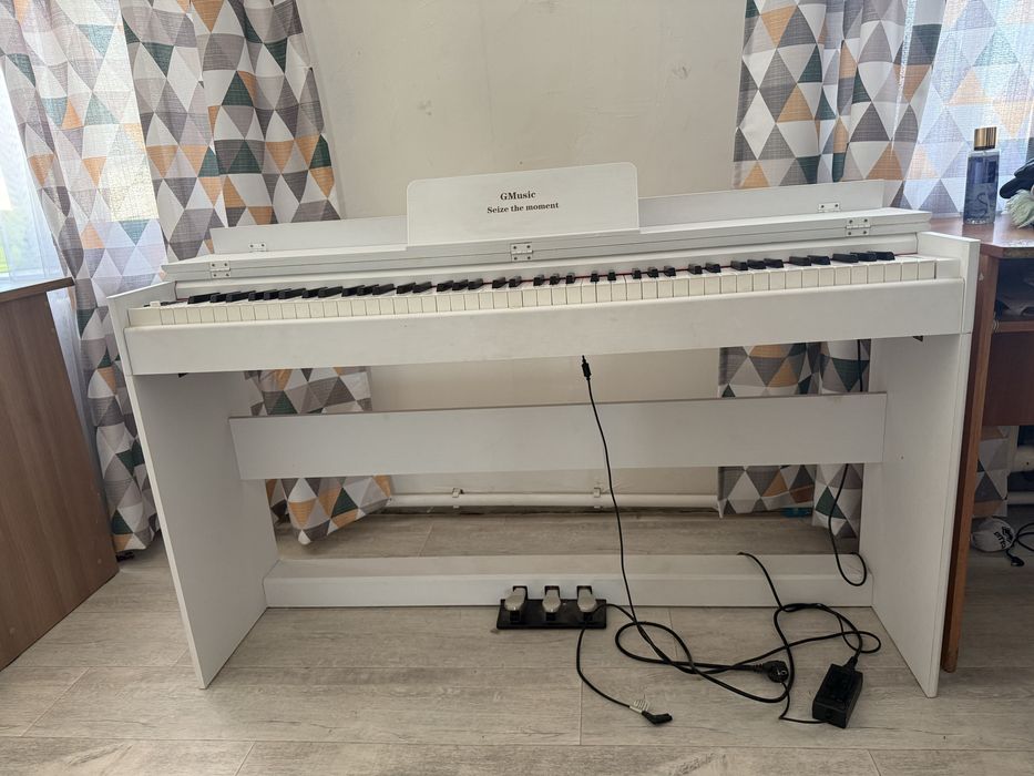 бу; электроный пианино