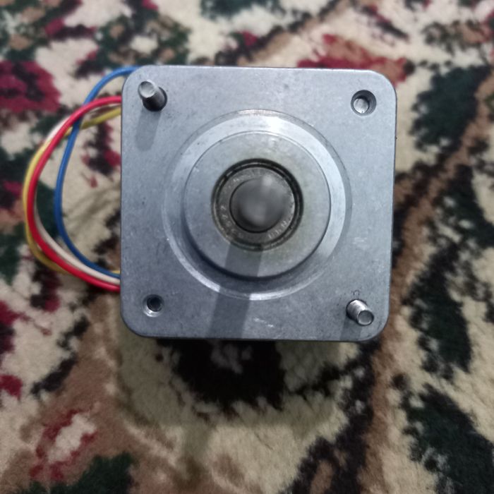 Шаговый двигатель размера Nema17