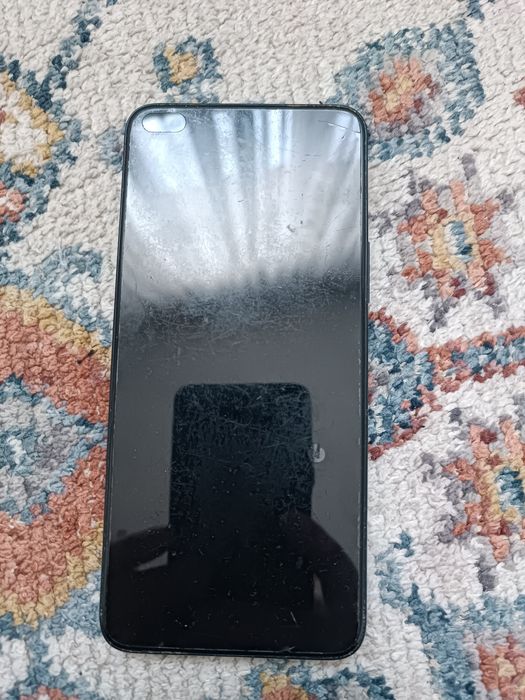 Продам телефон HUAWEI nova8i