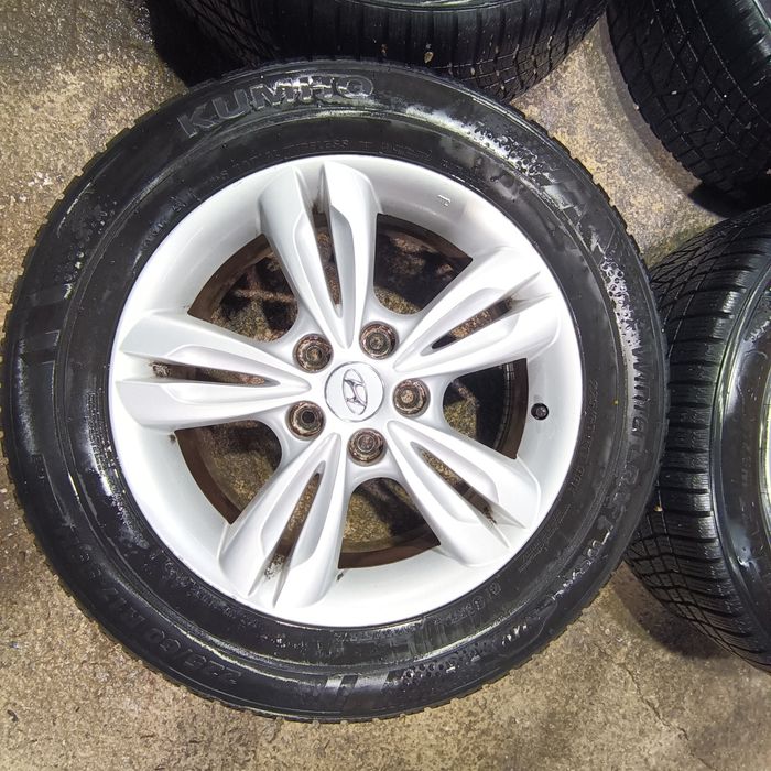Хюндай ИХ 35 джанти оригинални с зимни гуми Кумхо