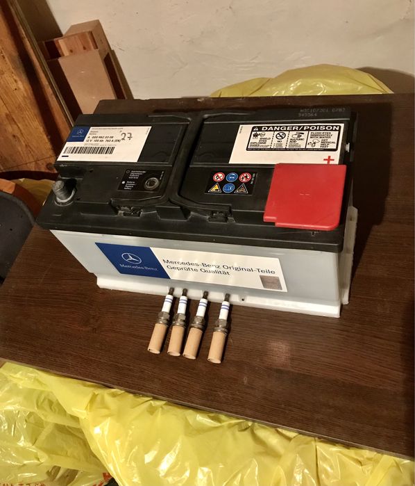 Оригинален акумулатор и свещи на Mercedes