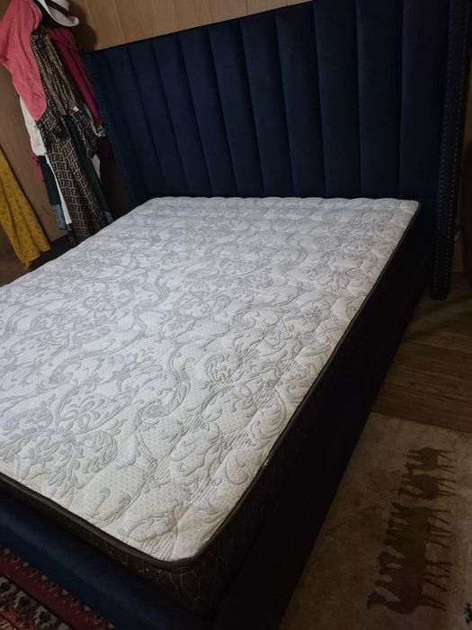 Продам спальную кравать
