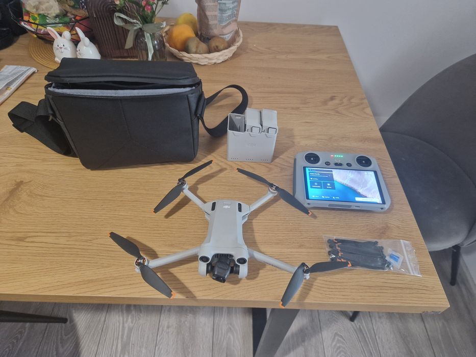 Drona DJI Mini 3 Pro Fly More Combo