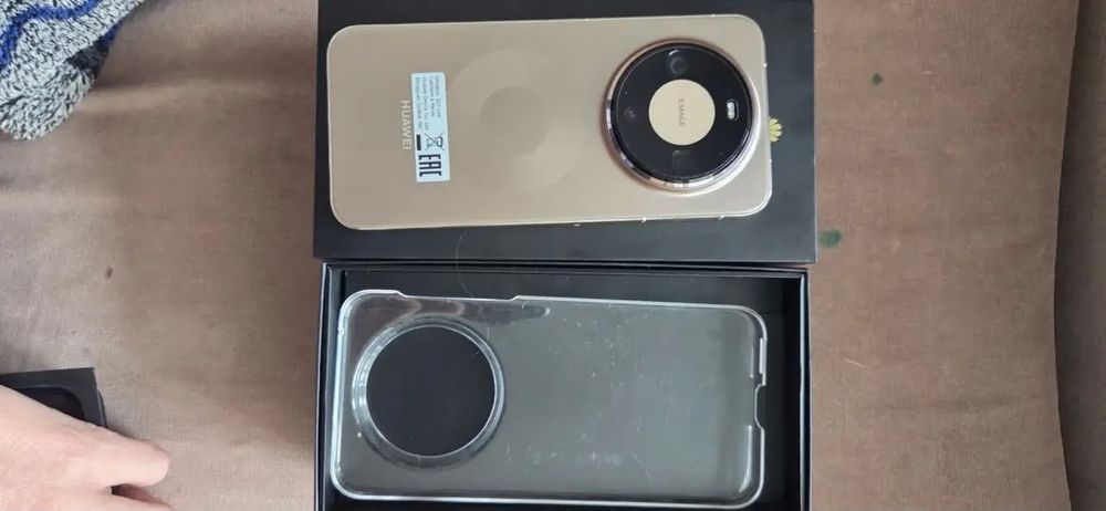 Продам телефон HUAWEI Mate 80 Pro Max