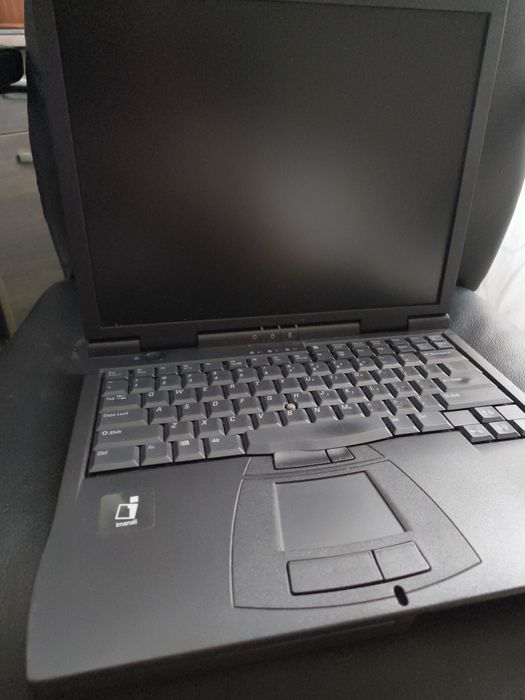 Винтажный ноутбук Dell Latitude CPx (Pentium III) — для коллекции
