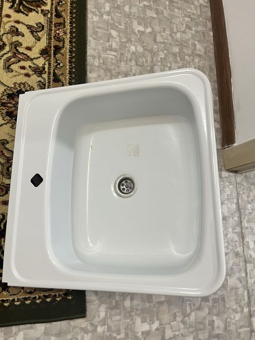 Продам новую раковину с гофрой