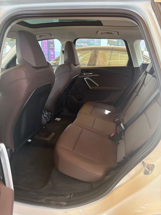BMW Ix1 25L M poket 2025 yil