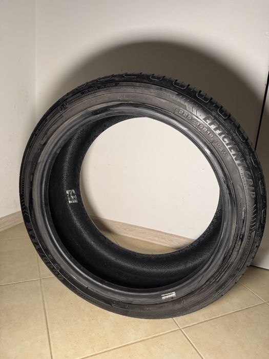 Goodyear EfficeintGrip 225/45 R18 -почти нови, 80% ресурс