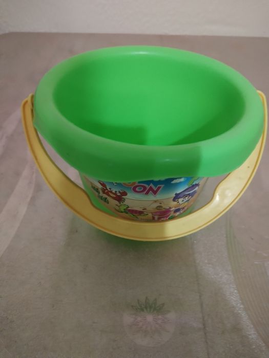 Зеленое ведёрко детское.