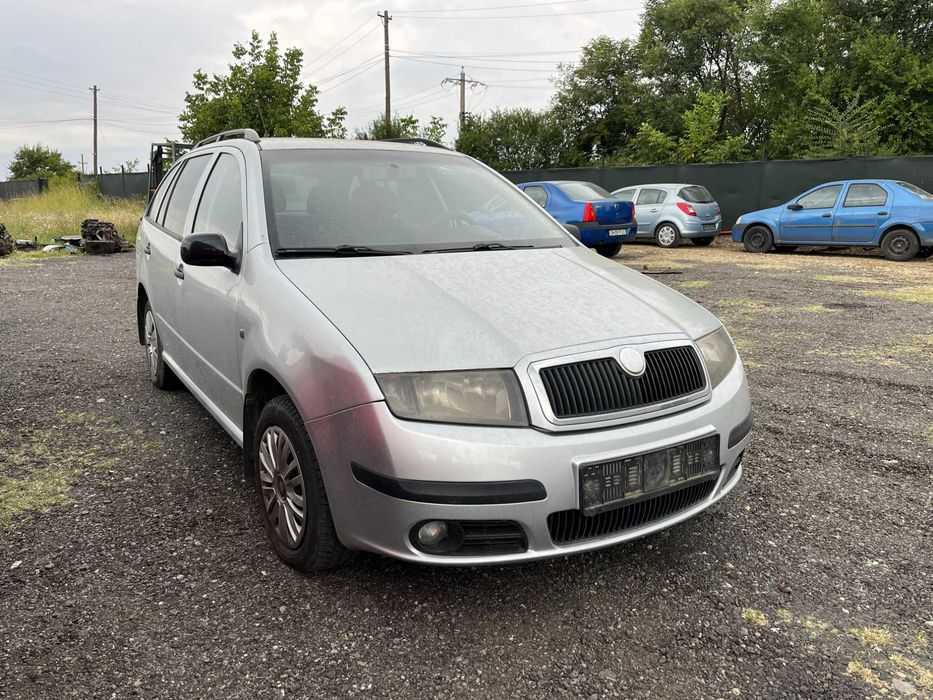 Dezmembrez Skoda Fabia 1 facelift break gri argintiu 9156 an 2008 1,9 TXI cod AXR 74KW