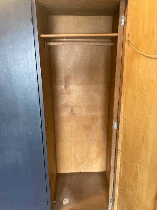 Гардероб масив дърво винтиж трикрилен