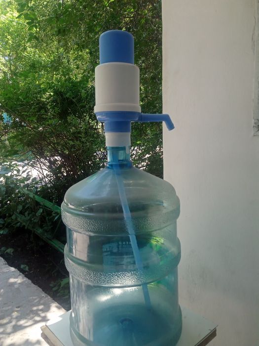 продам бутыль с насосам бу