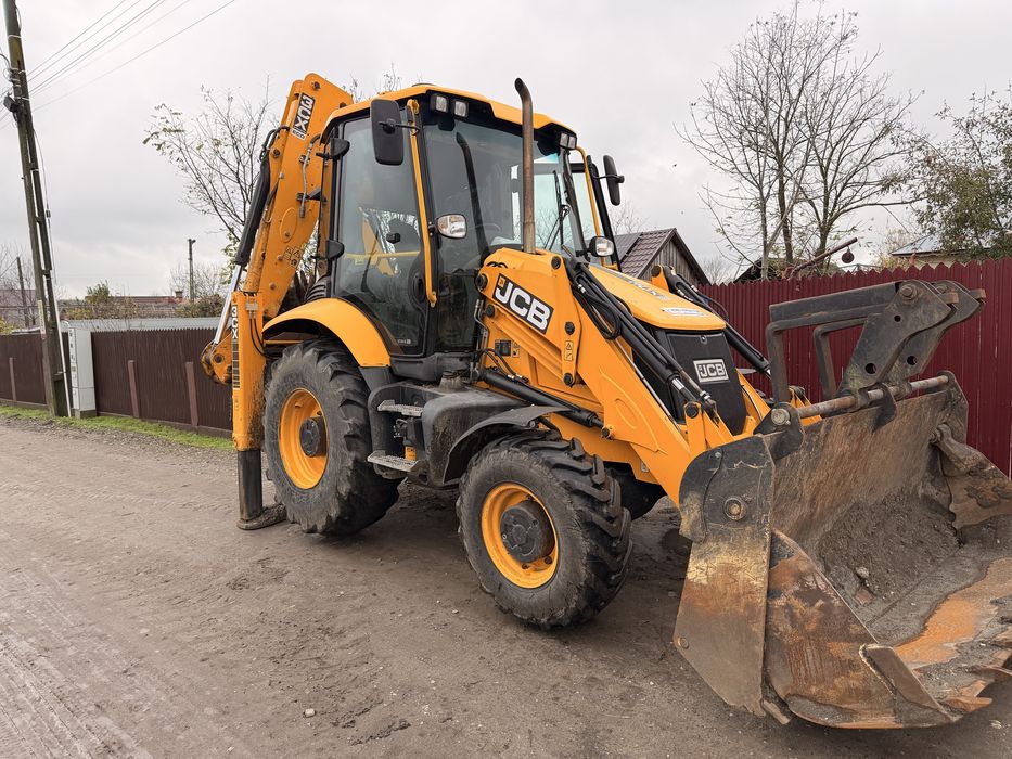 Inchiriez 2 Buldoexcavatoare JCB 2021 si 2008
