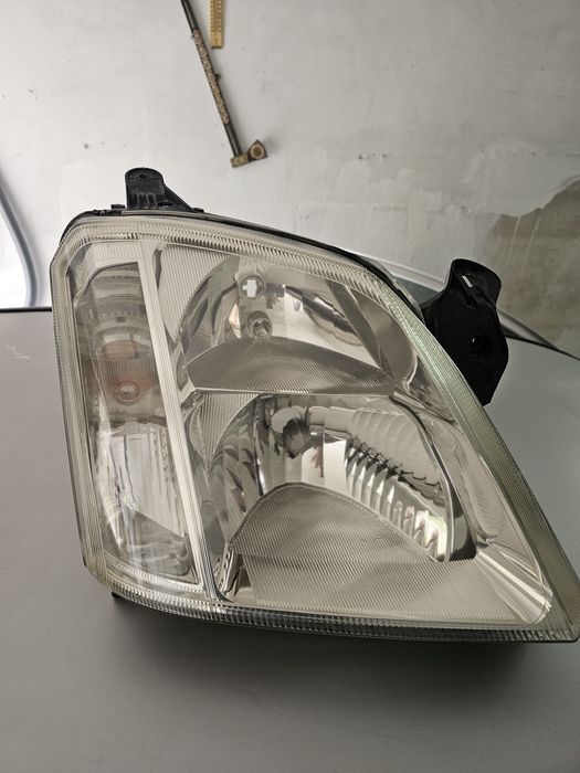 Фар за Опел Мерива