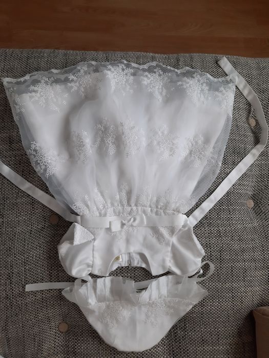 Rochita ,bonetica și pantofiori