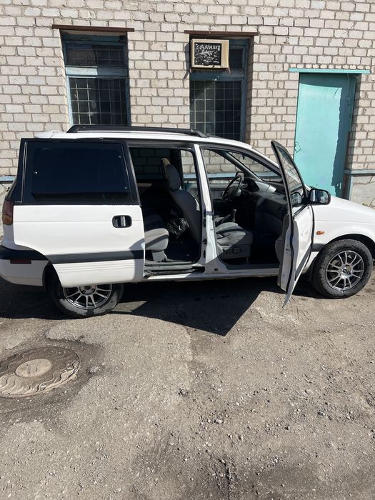 Mitsubishi space Runner 1996года