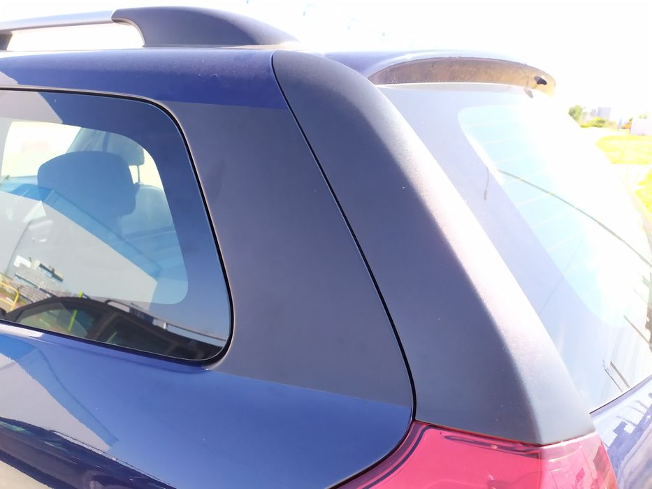 Autocolant montanti/stalpi (carbon sau mat) Dacia MCV/Logan