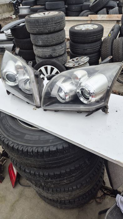 Оригинални Фарове  за Тойота Авенсис Т25 Фейс  2006- 2009г