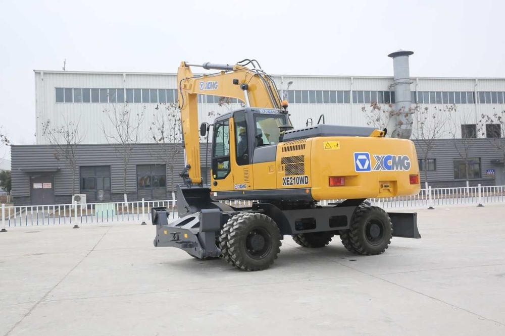 Колесный экскаватор XCMG XE210WD. 2026 год. В наличии