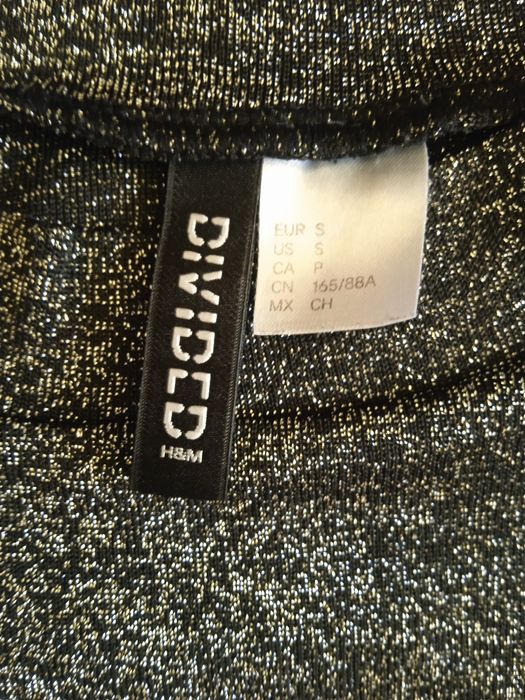 Tricouri fete mărimea S , toate la 60 de lei