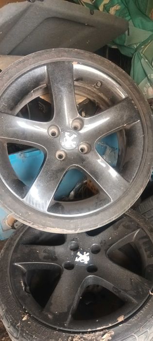 Продавам джанти с гуми