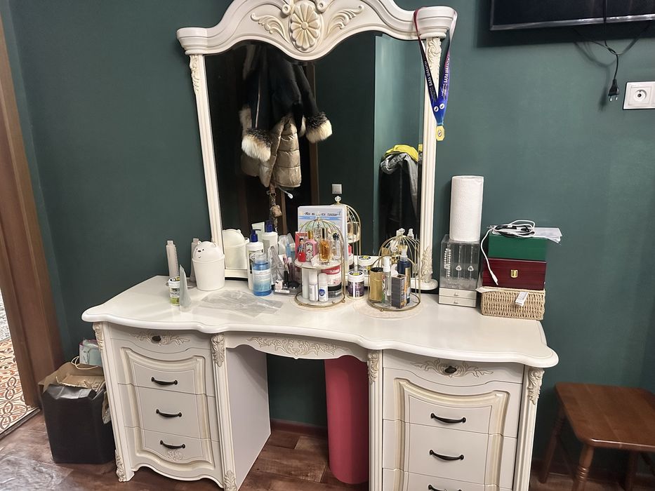 Спальный гарнитур