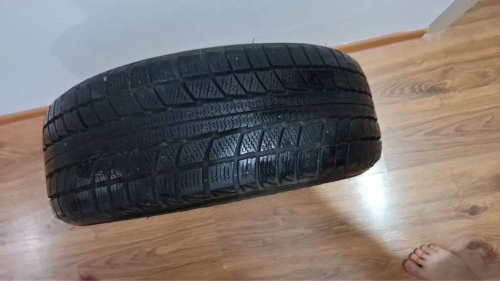 Продается шины зимние TRIANGLE 215/60/R16