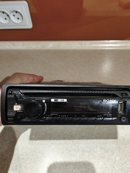 Продам магнитолу Sony CDX-G1000U