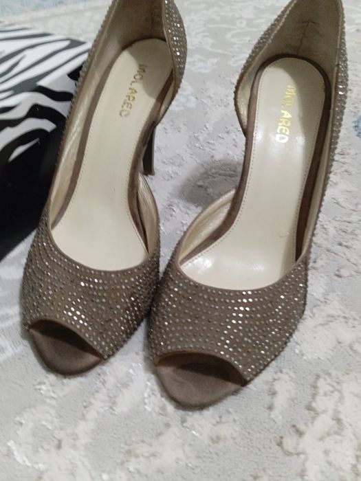 Туфли на каблуке