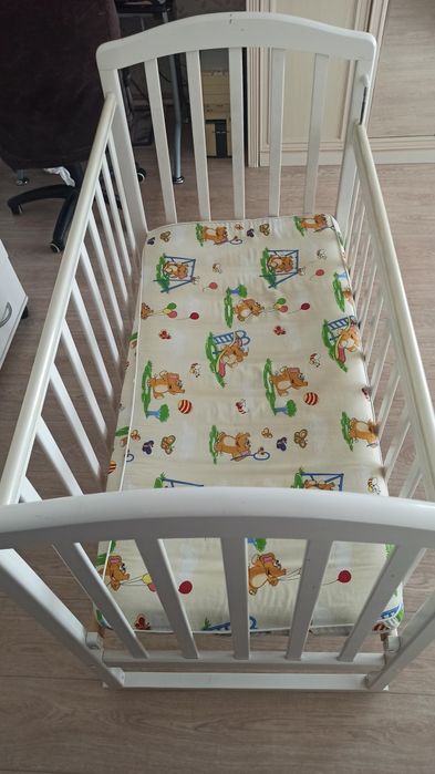 Детская кроватка до 3х лет