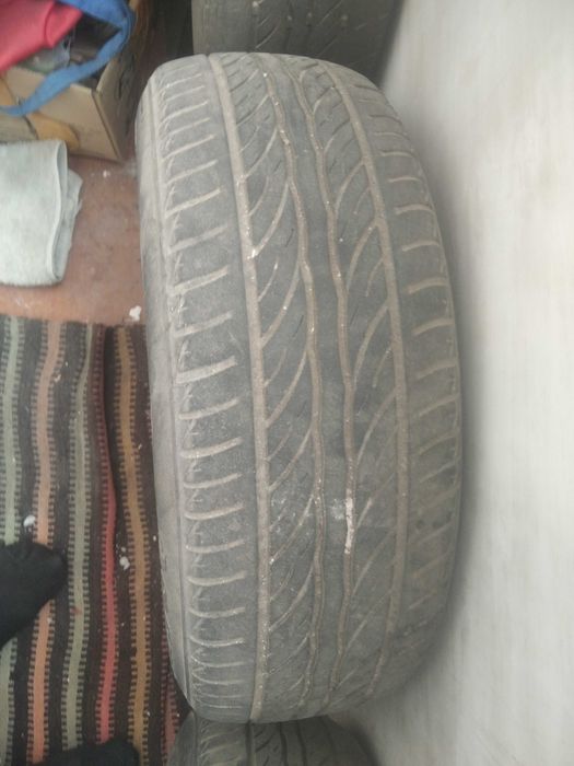 Продаются покрышки в хорошем состоянии.
