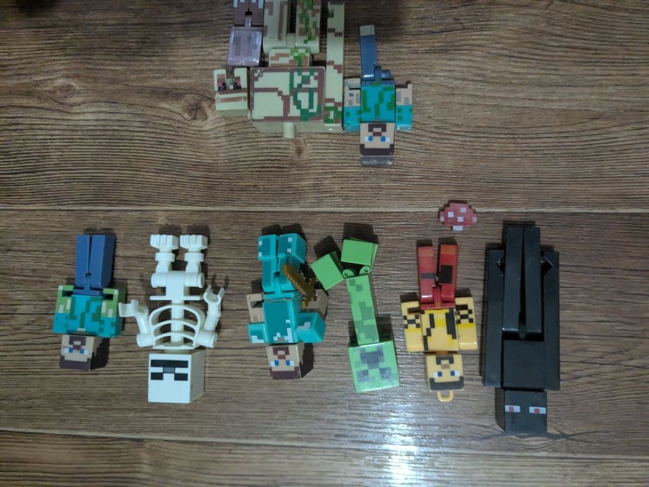 Игрушки покемоны ,Roblox , рыцари, др. для мальчиков б/у по 1000