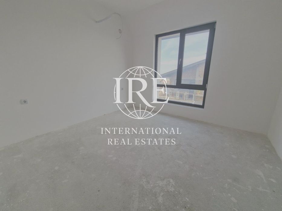 Продава се Четиристаен апартамент в Варна, Виница - 134 кв.м за 1066 €/кв.м - Снимка #8