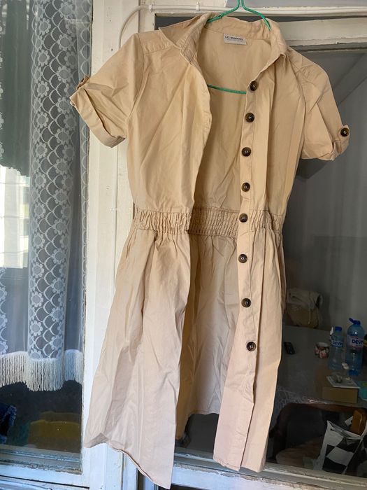 Детска рокля - бежова