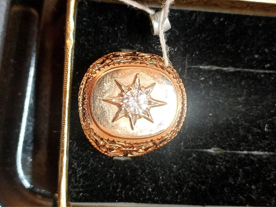 Заводское золотое кольцо с натуральным бриллиантом