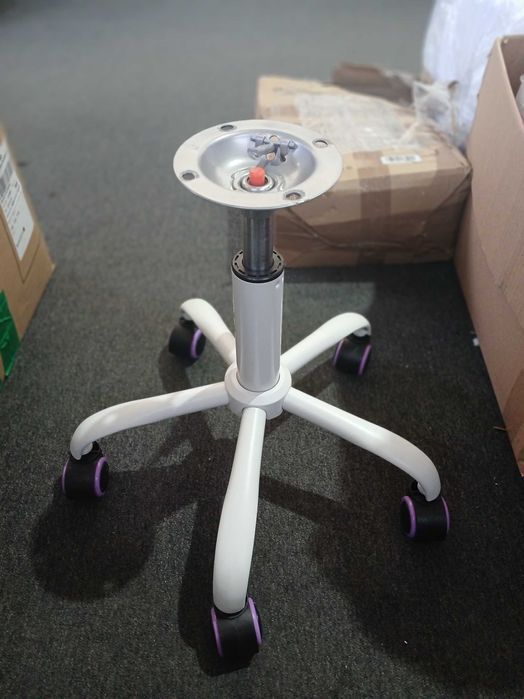 Baza scaun reglabila 42-55 cm, cu roti negre si mov, alb